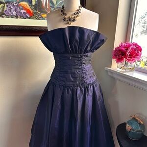 Midnight Blue 1980s Iridescent Taffeta Strapless Cocktail Dress Size 2-4